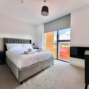 Apartment 1 Bed Luxe With Balcony And Free Parking, Nottingham